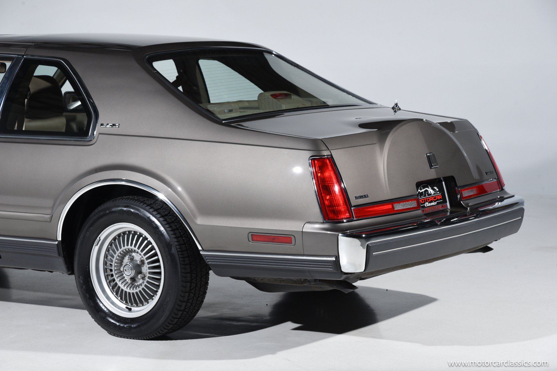 Used 1988 Lincoln Mark VII LSC RWD image 19