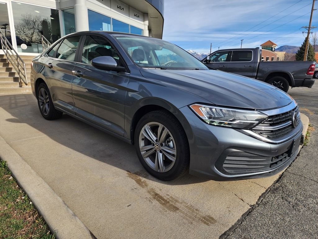 Used 2024 Volkswagen Jetta SE image 3