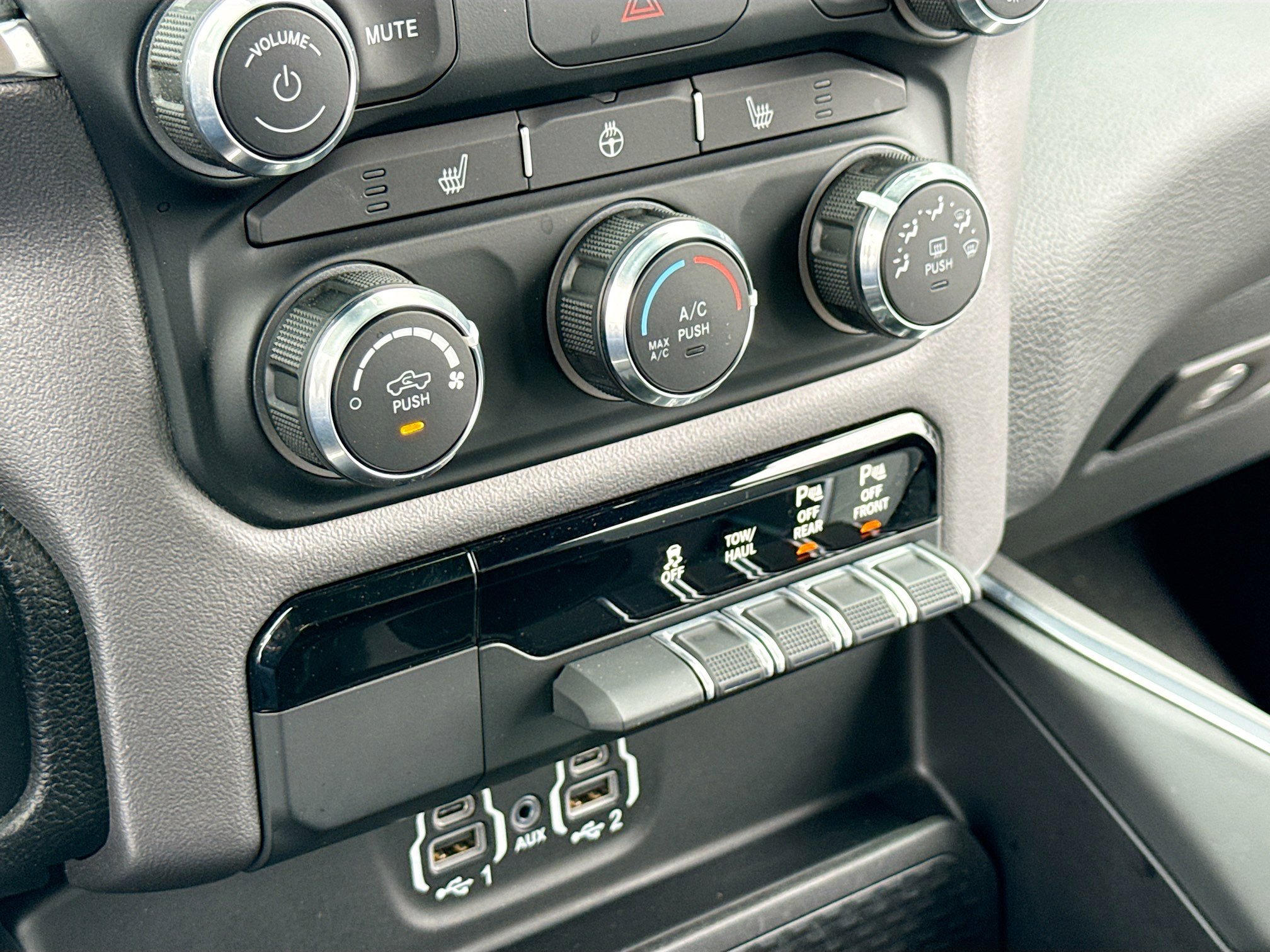 Used 2024 RAM 1500 Big Horn image 11