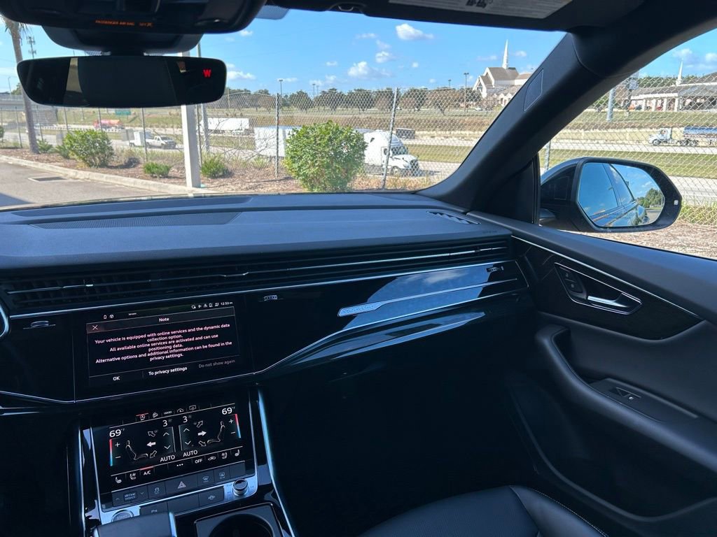Used 2022 Audi Q8 Premium Plus w/ Premium Plus Package image 9