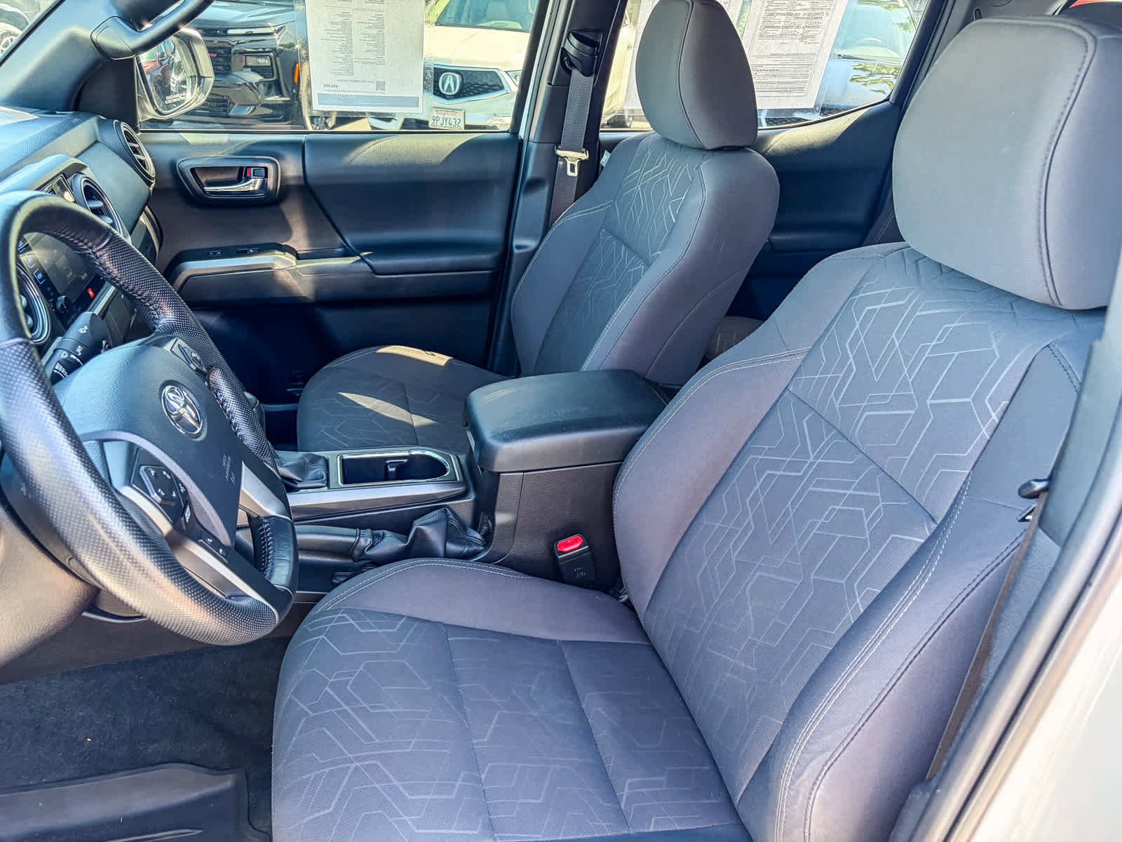 Used 2016 Toyota Tacoma TRD Sport AWD/4WD image 17