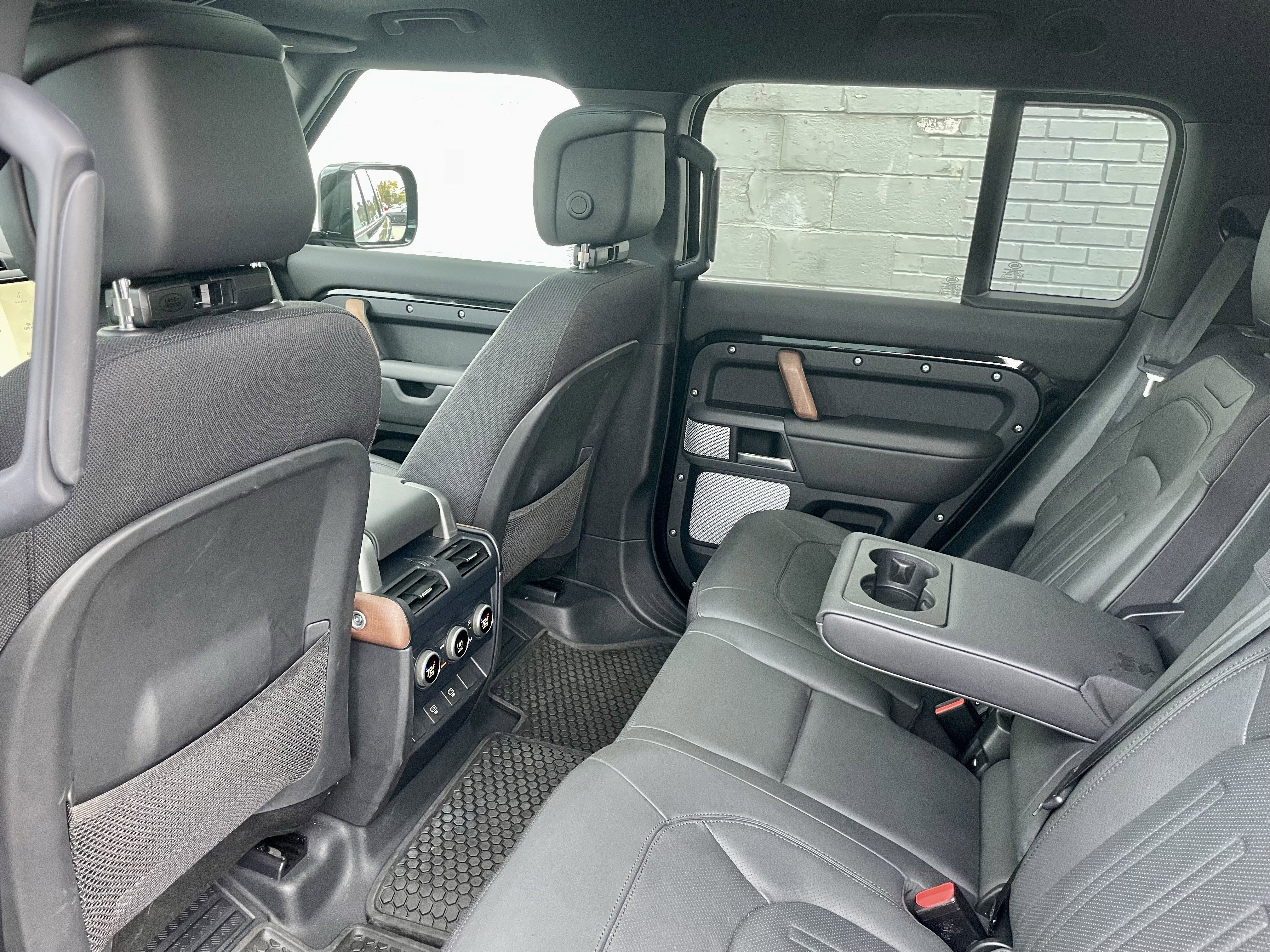 Certified 2024 Land Rover Defender 130 X image 30