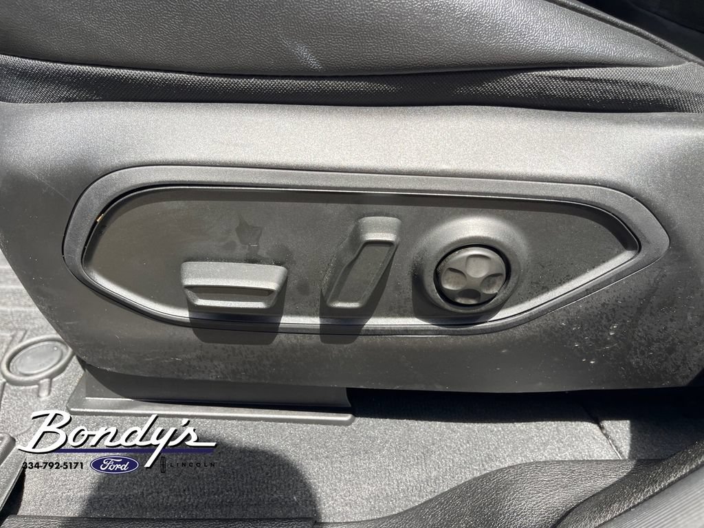 Used 2025 Jeep Grand Cherokee L Altitude AWD/4WD image 9