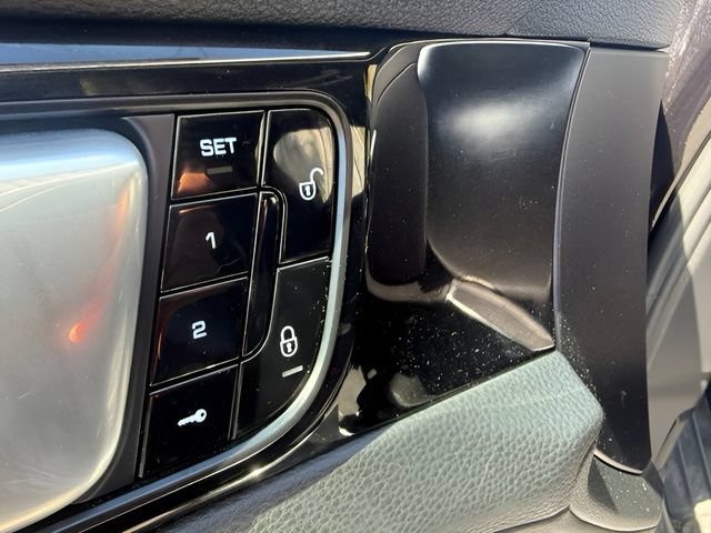 Used 2018 Porsche Panamera 4 AWD/4WD image 14