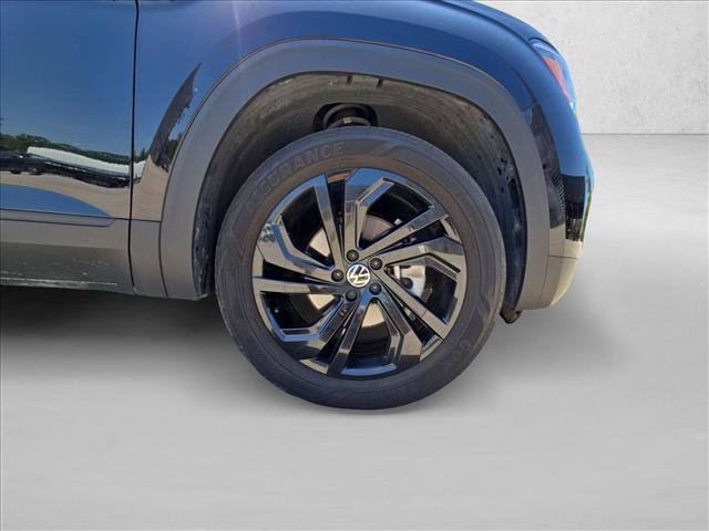Used 2023 Volkswagen Atlas SE w/ Black Wheel Package FWD image 24