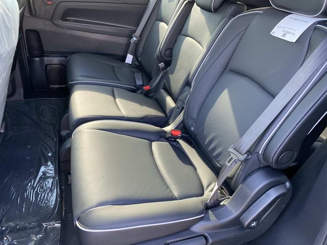 New 2026 Honda Odyssey Touring image 7