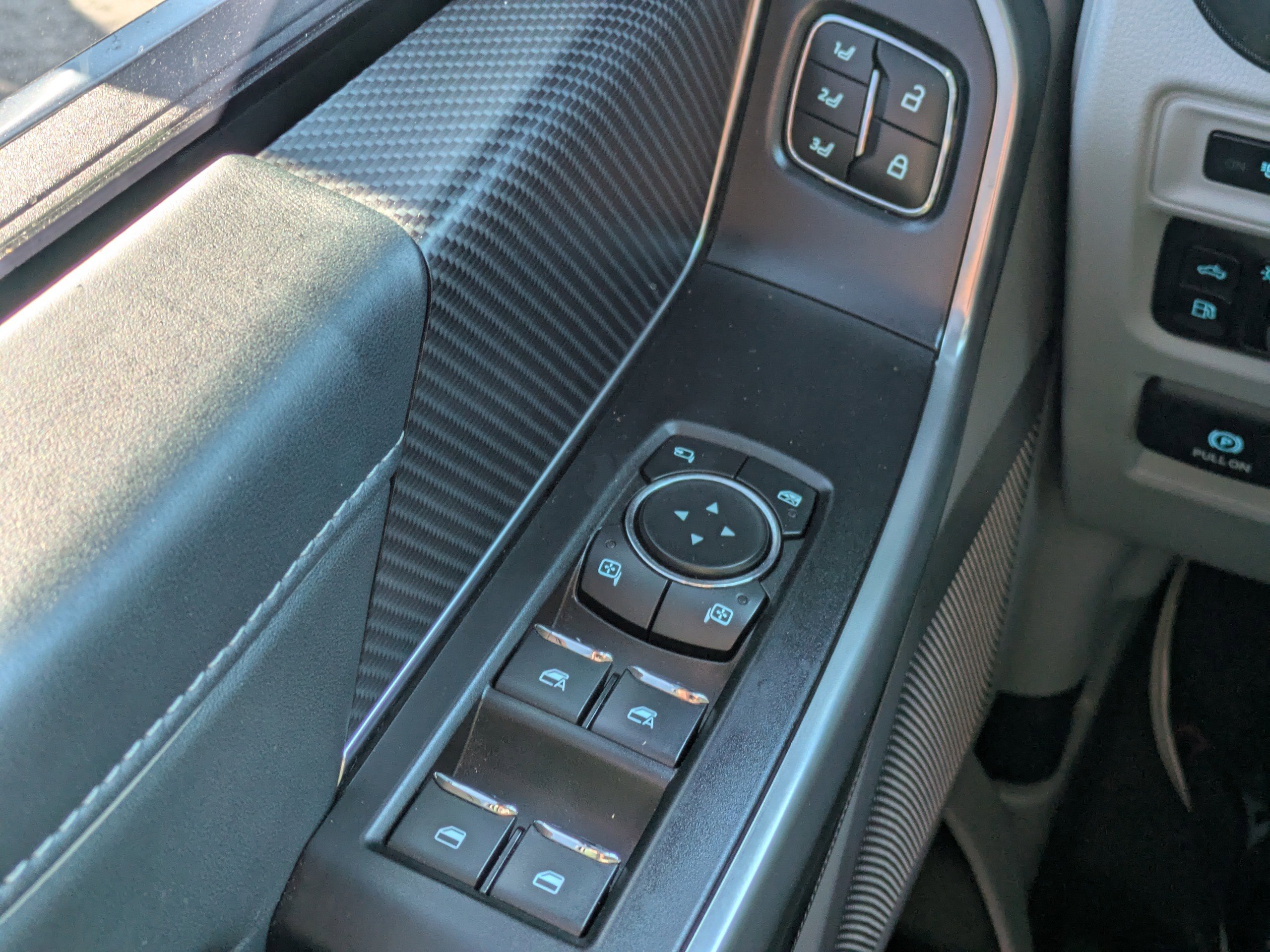 Used 2023 Ford F150 Limited image 30