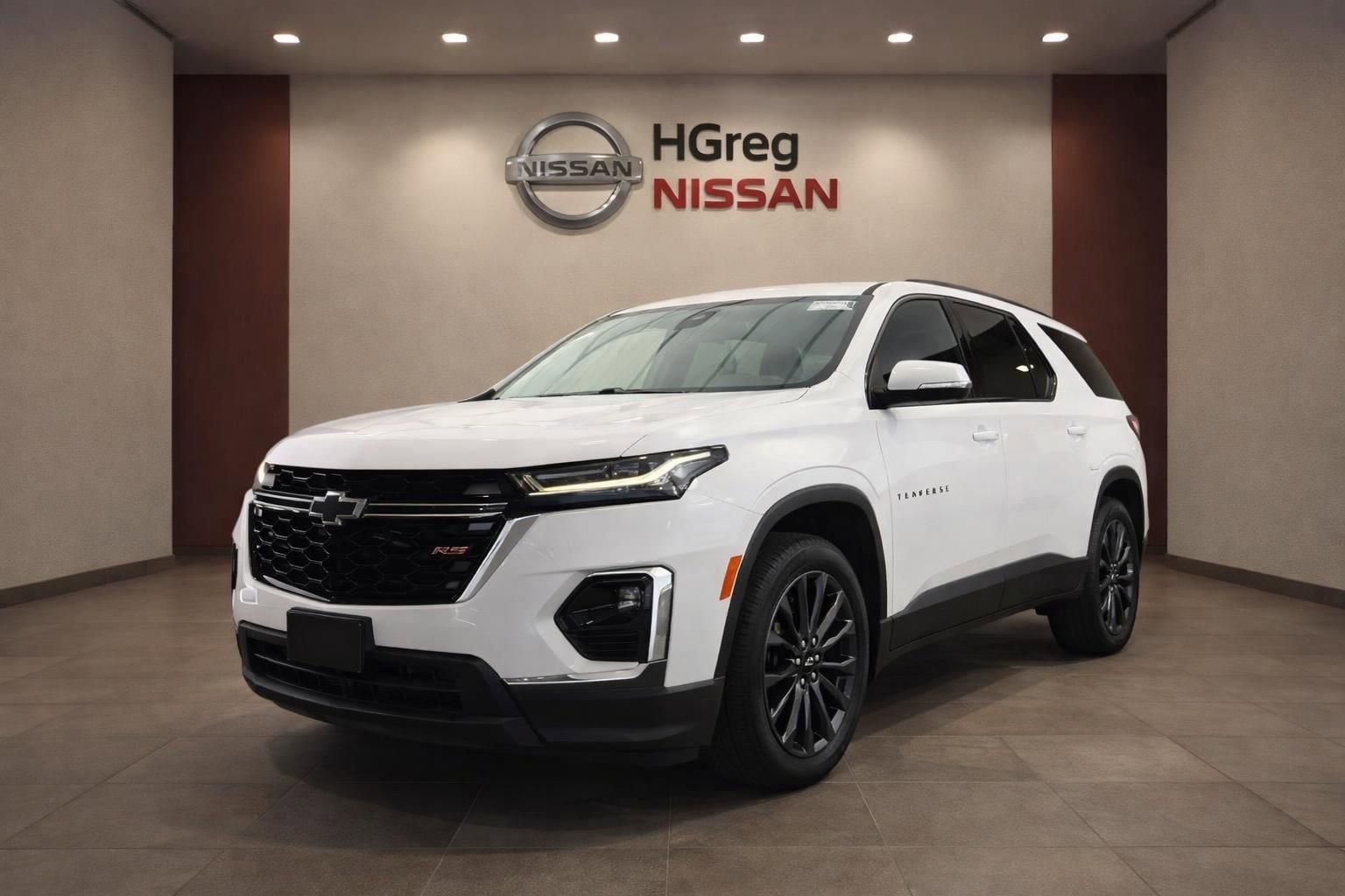 Used 2024 Chevrolet Traverse RS image 3