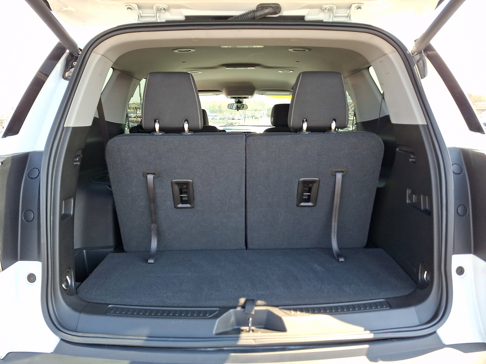 Certified 2023 GMC Acadia SLE w/ Driver Convenience Package image 29