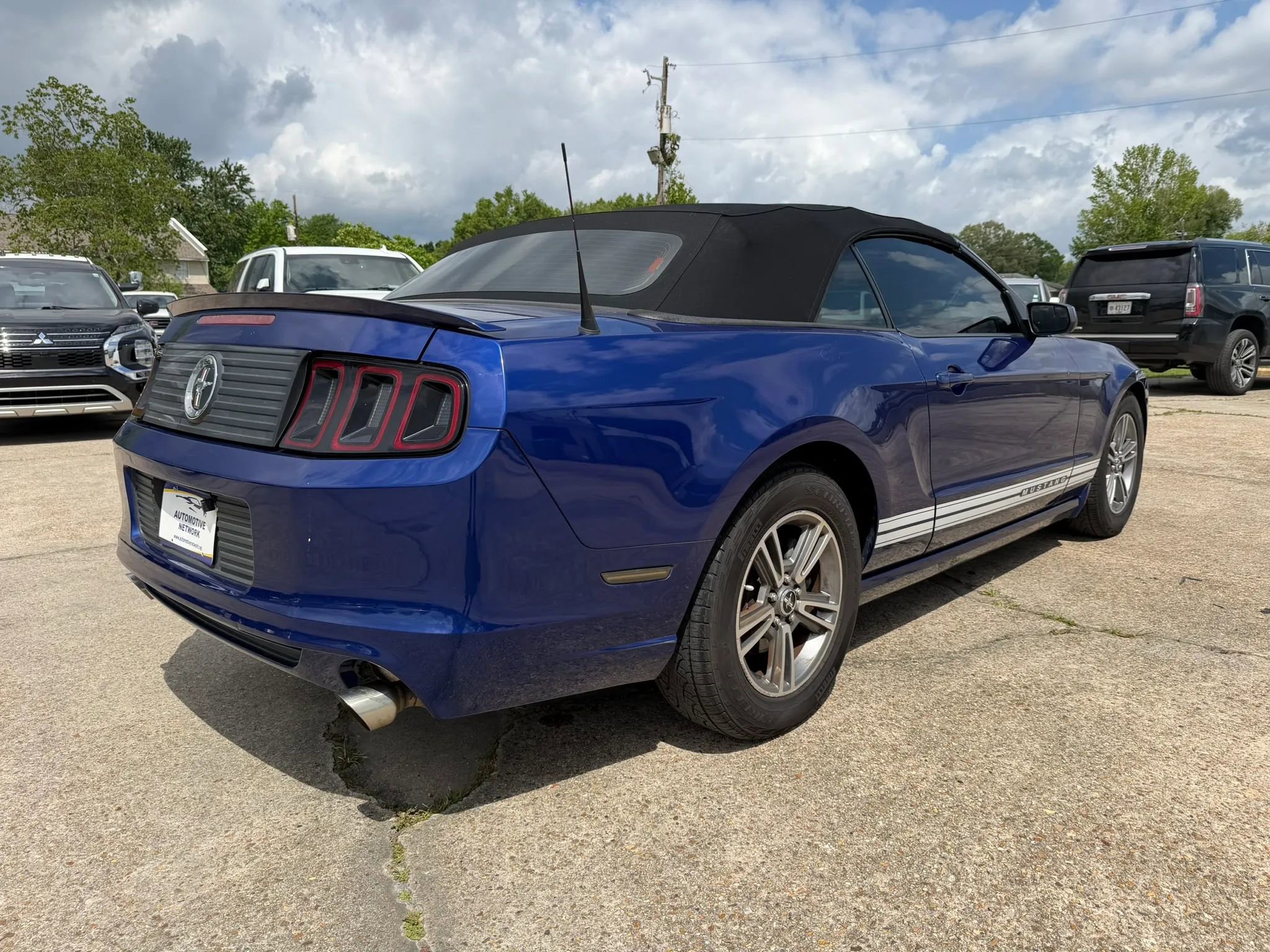 Used 2013 Ford Mustang Premium RWD image 5