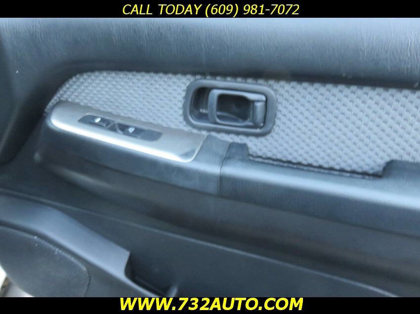 Used 2004 Nissan Pathfinder SE w/ (POP) SE Popular Pkg image 29