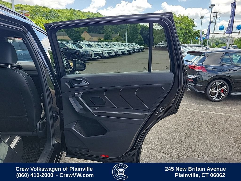 Certified 2024 Volkswagen Tiguan SE R-Line AWD/4WD image 44