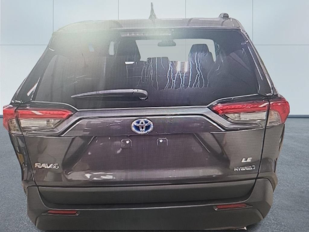 Used 2024 Toyota RAV4 LE AWD/4WD image 7