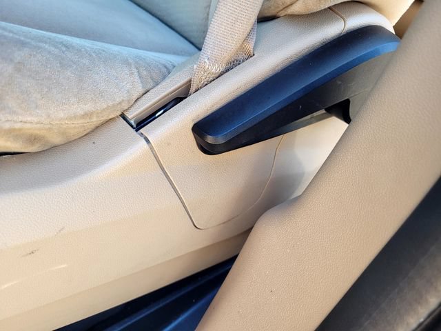 Used 2015 Dodge Grand Caravan American Value Package FWD image 11