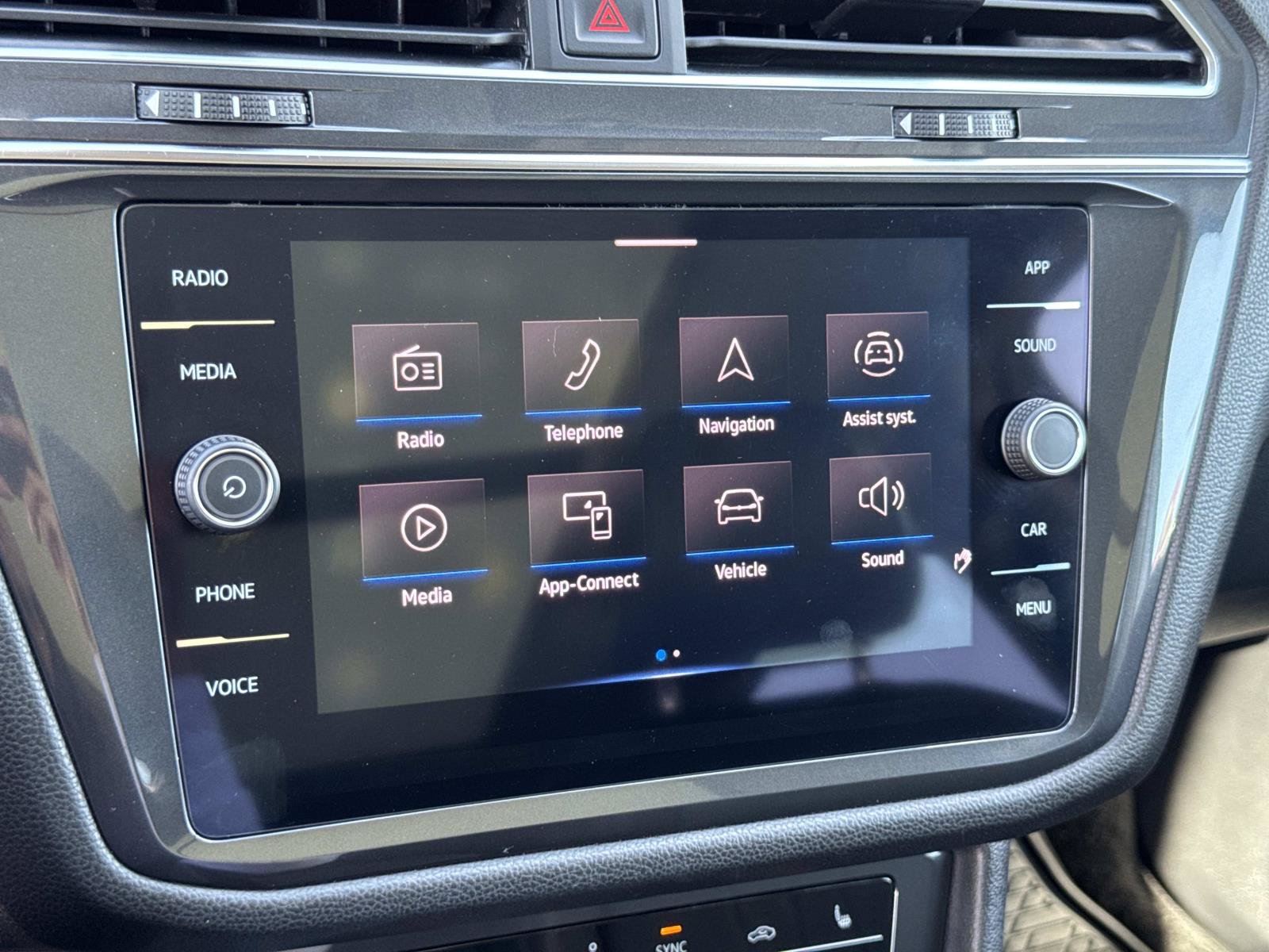 Certified 2023 Volkswagen Tiguan SE w/ Panoramic Sunroof Package FWD image 13