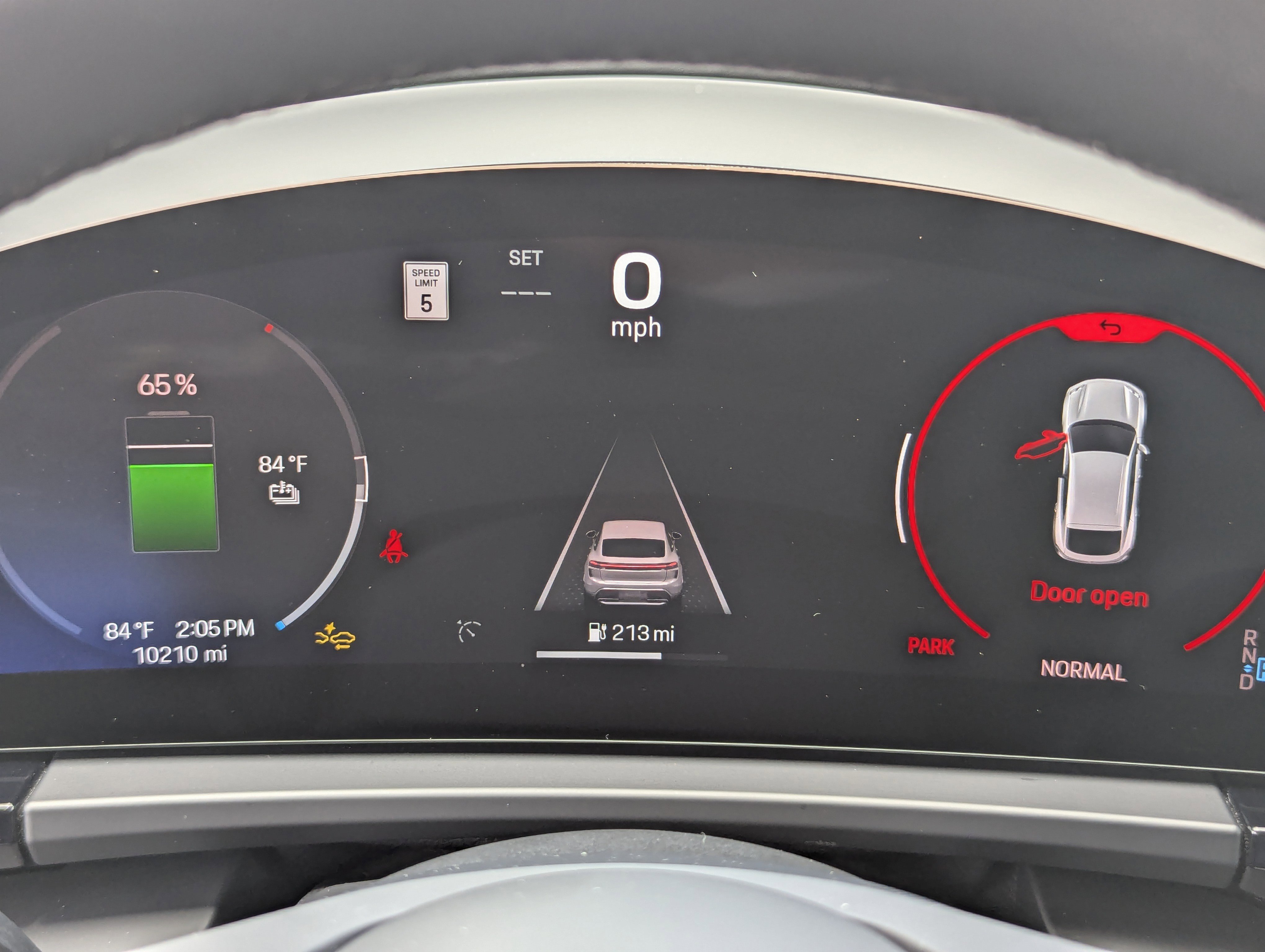 Certified 2025 Porsche Macan Electric RWD image 37