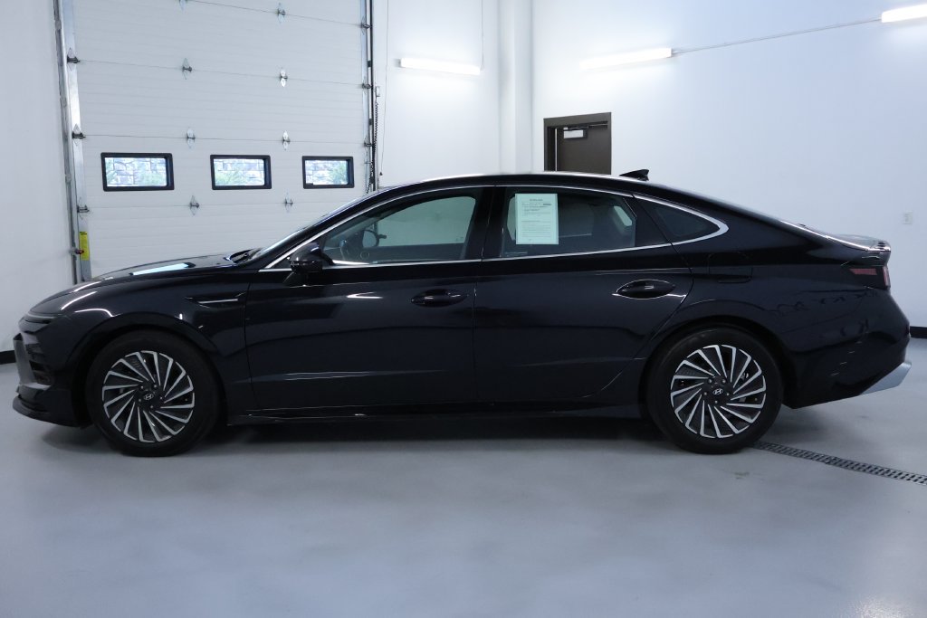 Used 2025 Hyundai Sonata SEL FWD image 5