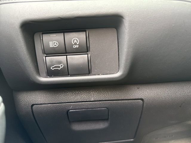 Used 2025 Toyota Highlander XLE image 24