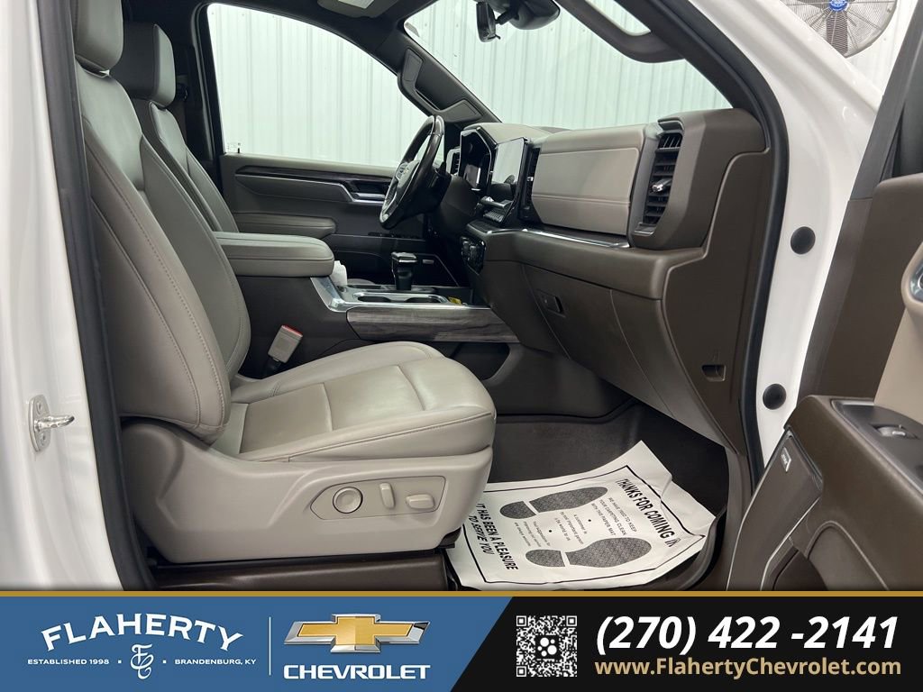 Used 2023 Chevrolet Silverado 1500 LTZ w/ LTZ Premium Package AWD/4WD image 15