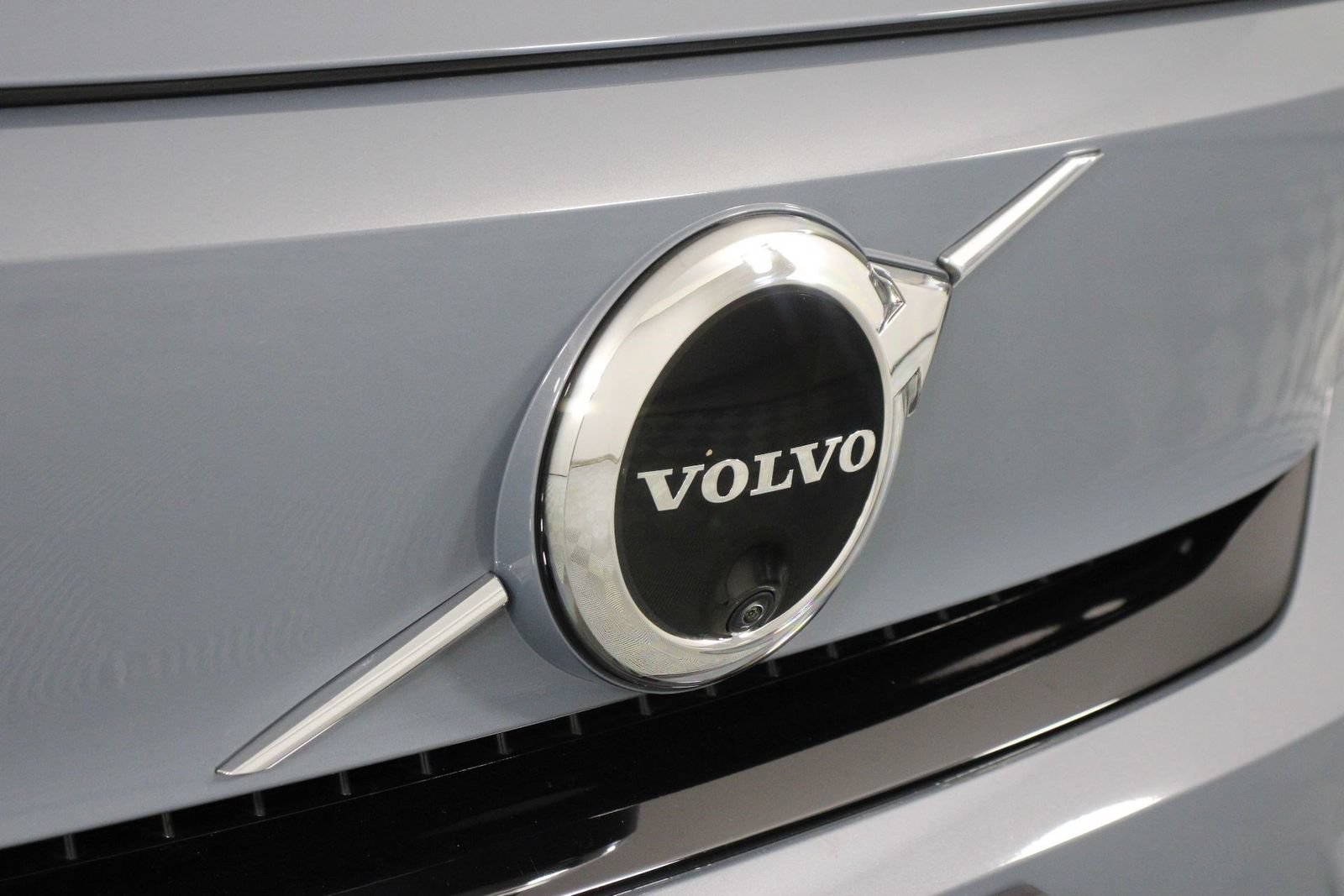 Certified 2023 Volvo C40 P8 Recharge Ultimate w/ Protection Package Premier AWD/4WD image 25