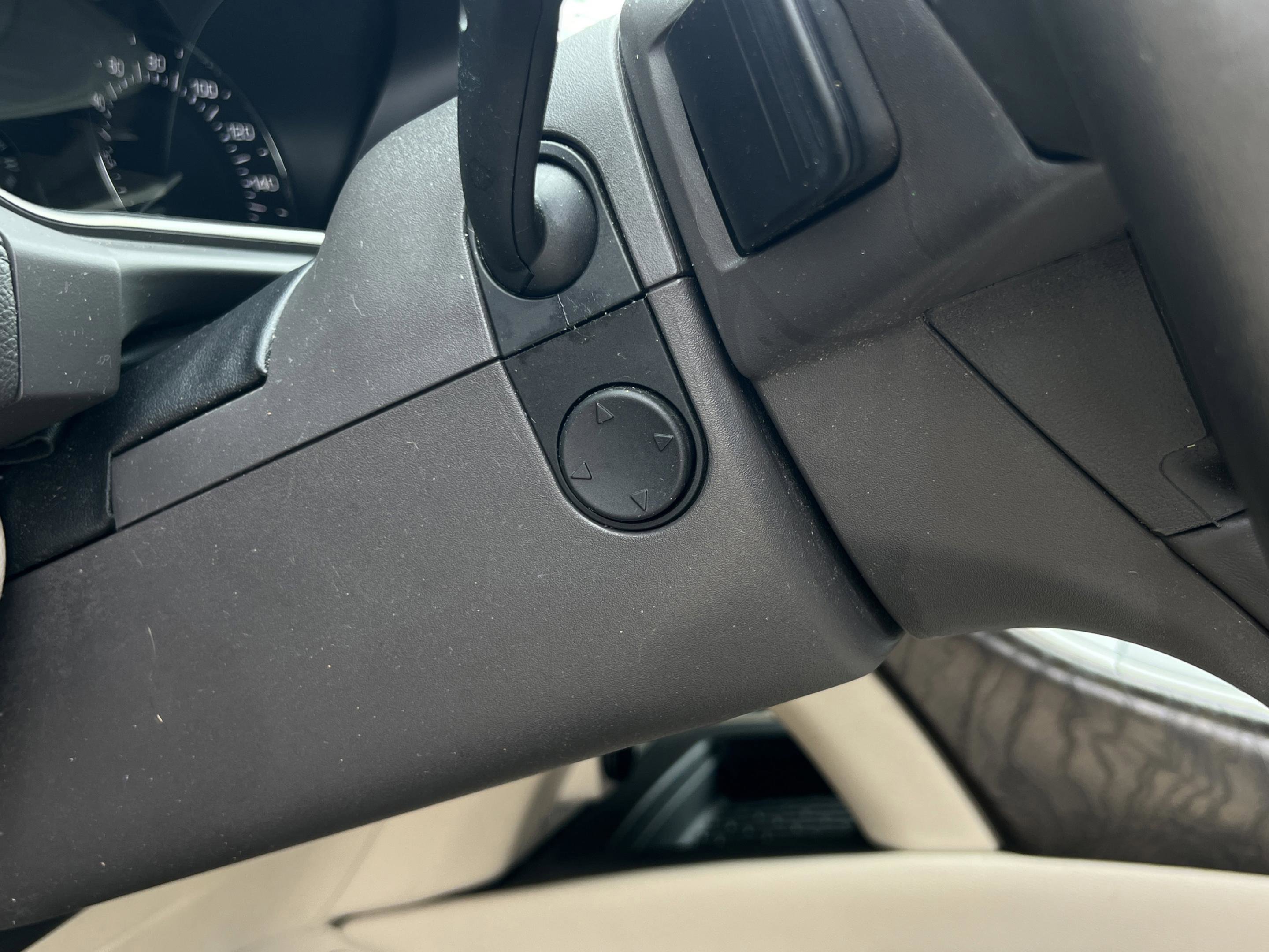 Used 2018 Lincoln MKX Reserve w/ Cargo Accessories Package image 16