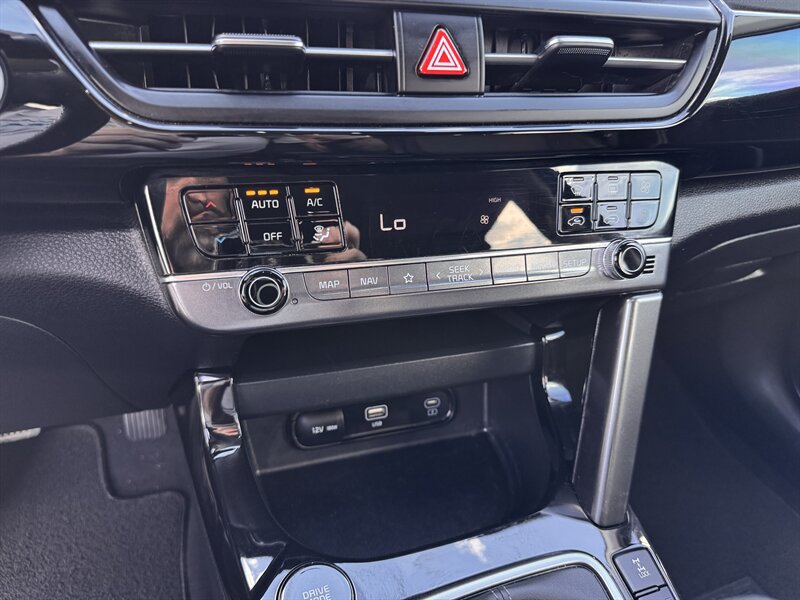 Used 2025 Kia Seltos S AWD/4WD image 21