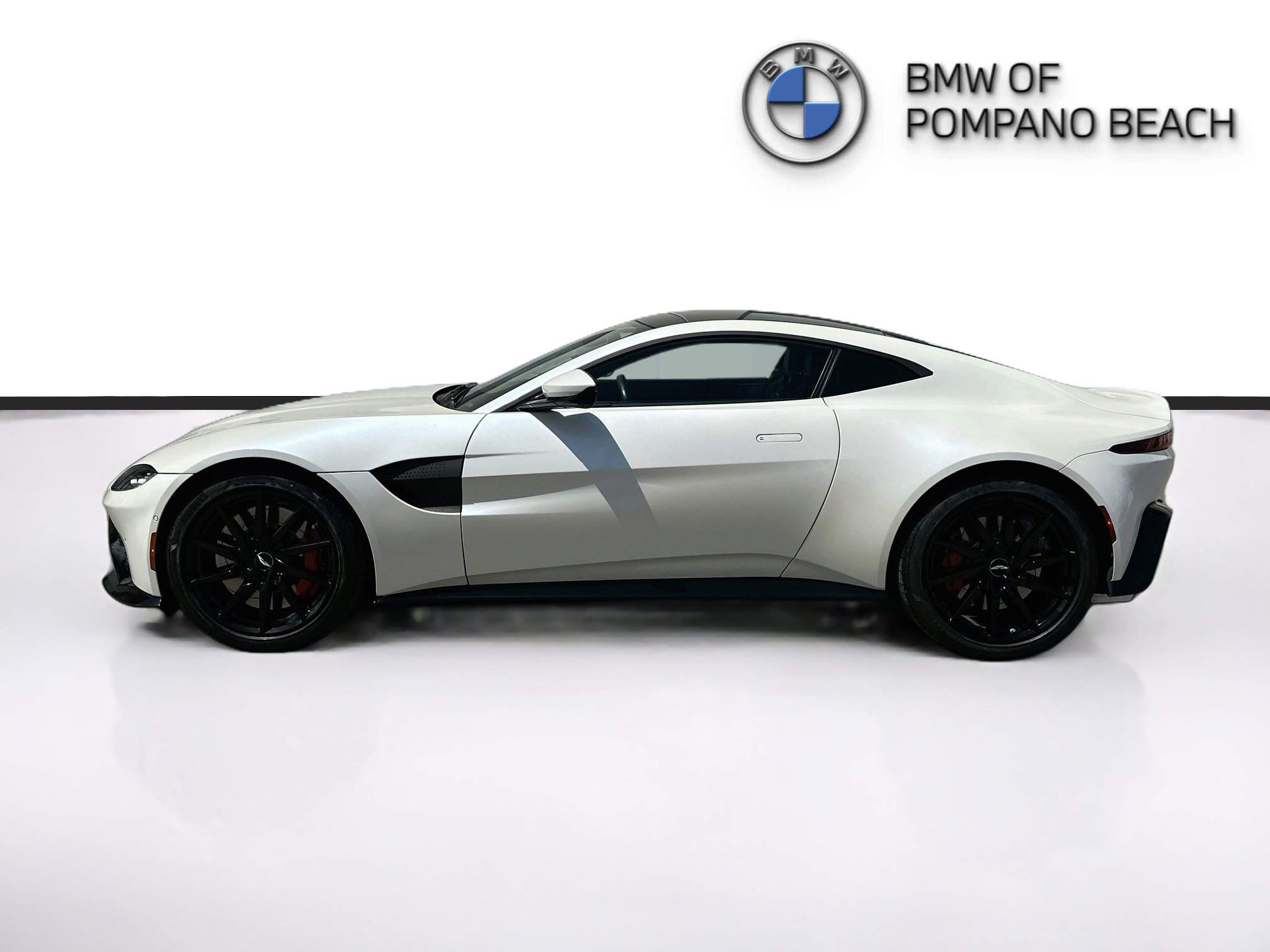 Used 2019 Aston Martin V8 Vantage Coupe RWD image 4