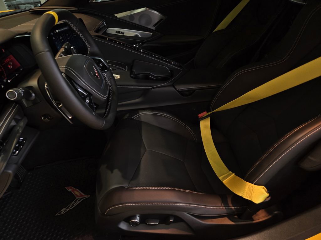Used 2025 Chevrolet Corvette Stingray Preferred Cpe w/ Z51 Performance Package RWD image 12