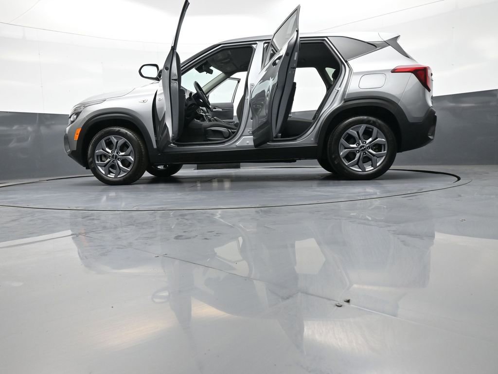 Certified 2024 Kia Seltos LX AWD/4WD image 48