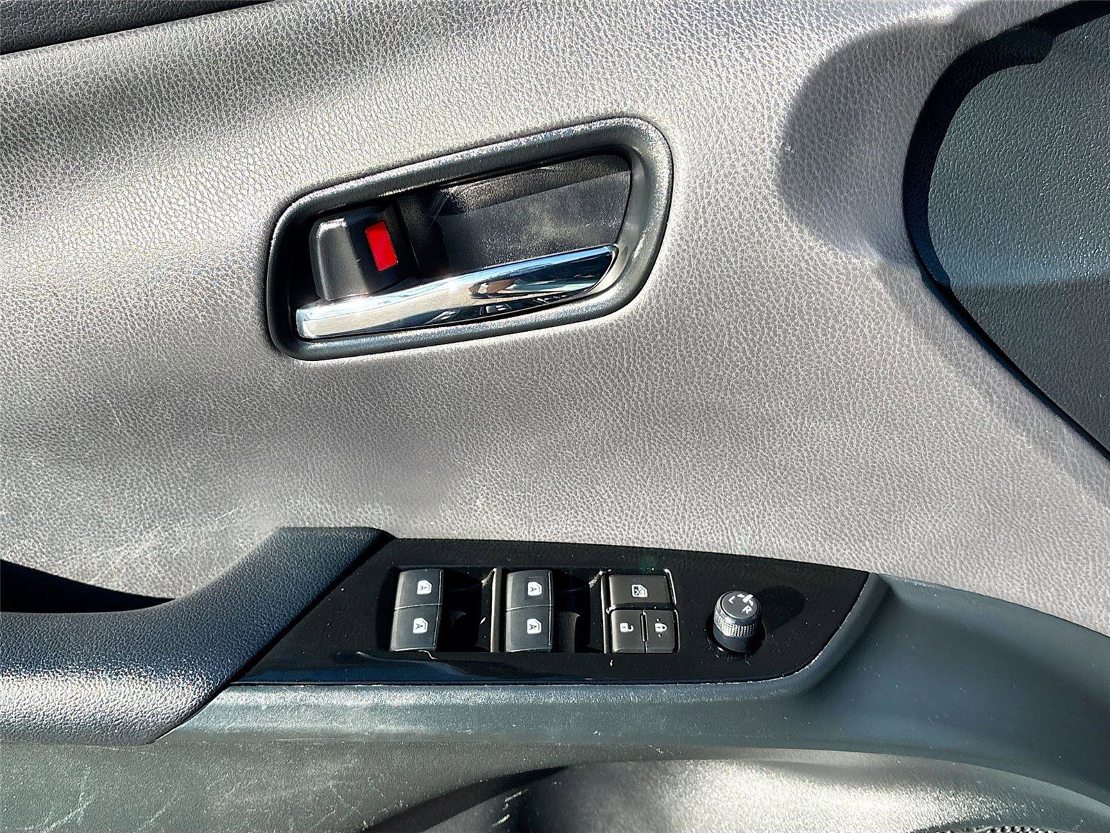 Used 2018 Toyota Prius Four Touring image 19