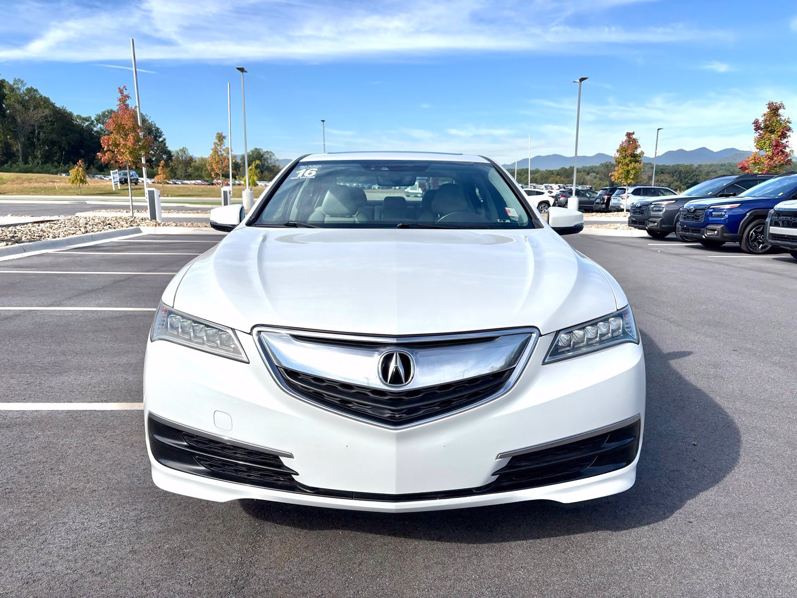 Used 2016 Acura TLX w/ Technology Package FWD image 2