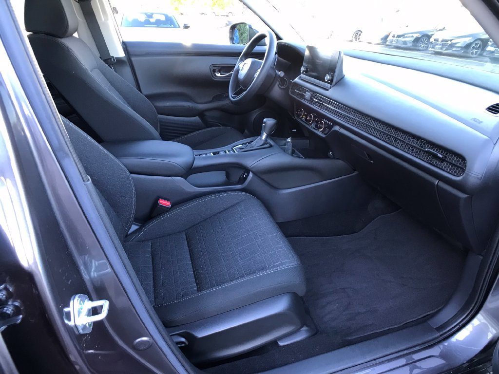 Certified 2024 Honda HR-V LX image 12