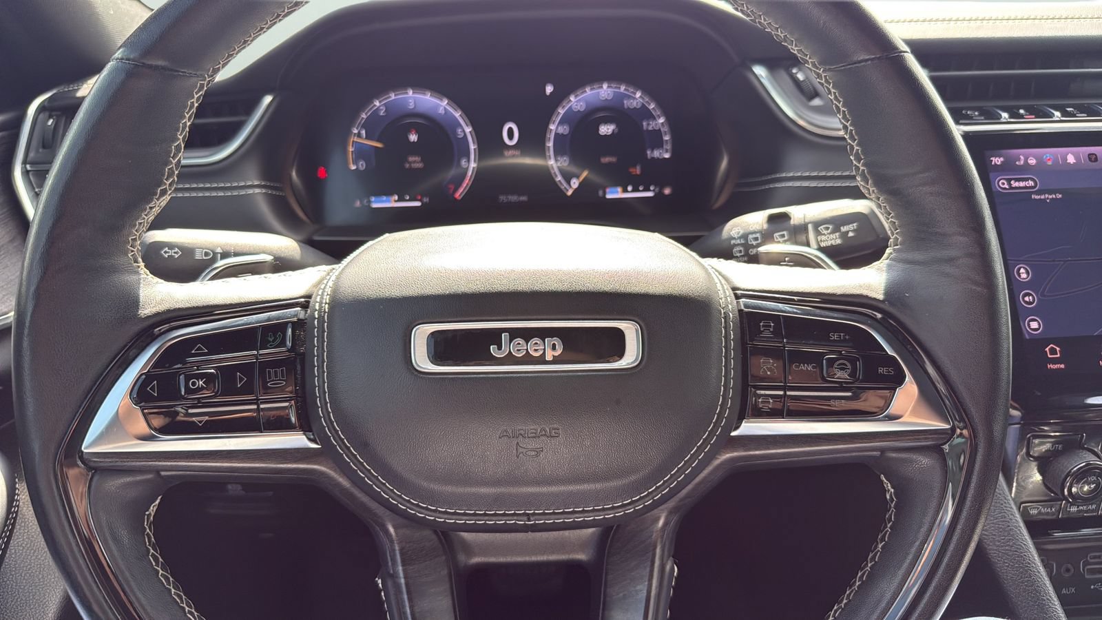 Used 2023 Jeep Grand Cherokee L Overland w/ Advanced Protech Group III AWD/4WD image 13