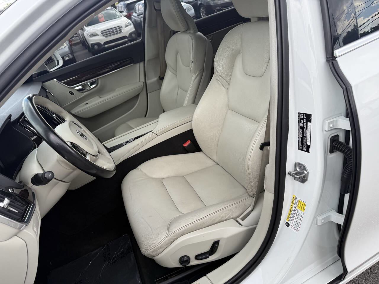 Used 2017 Volvo S90 T6 Momentum w/ Vision Package image 7