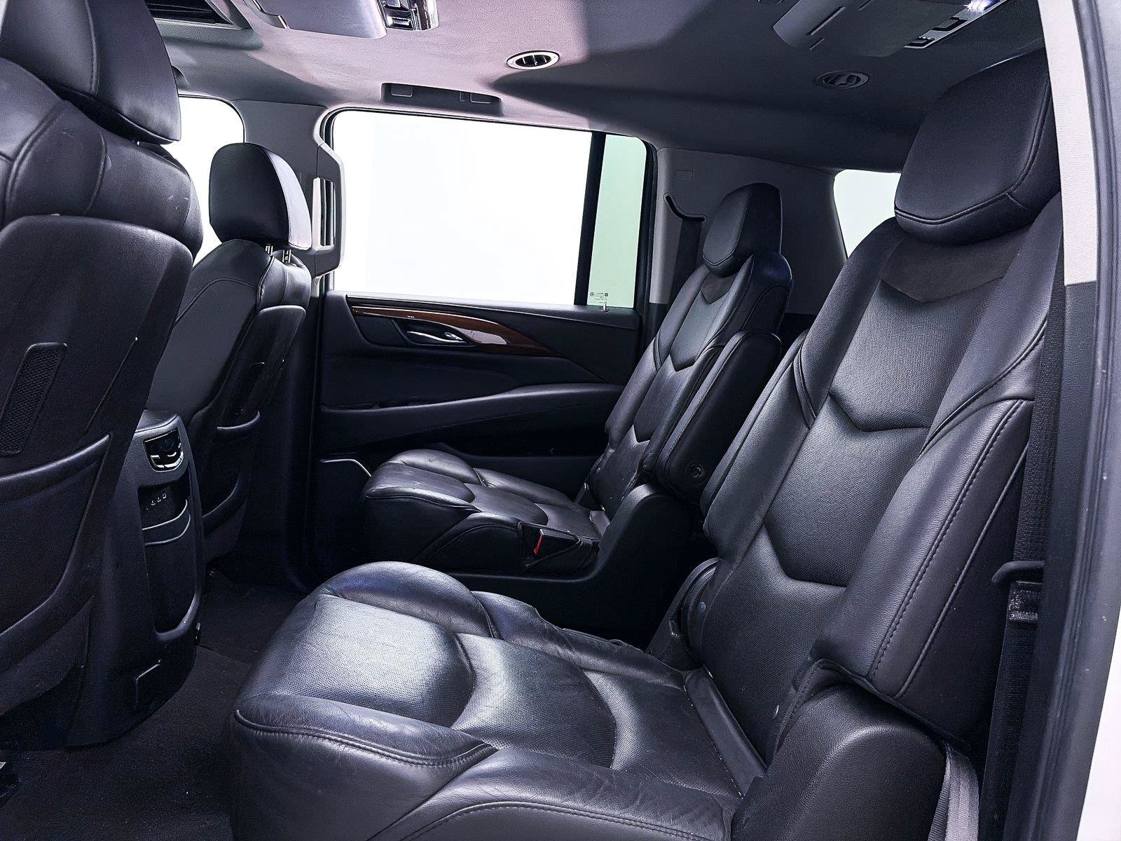 Used 2020 Cadillac Escalade ESV Luxury AWD/4WD image 31