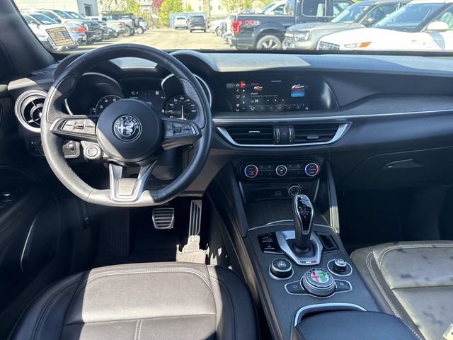 Used 2022 Alfa Romeo Stelvio Ti w/ Active Assist Plus Package AWD/4WD image 21