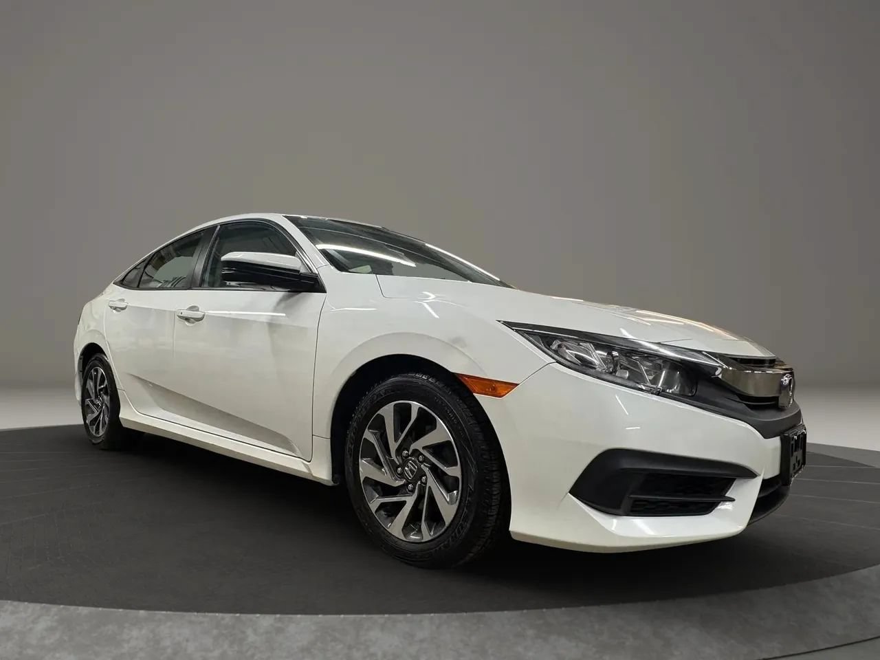 Used 2017 Honda Civic EX image 2