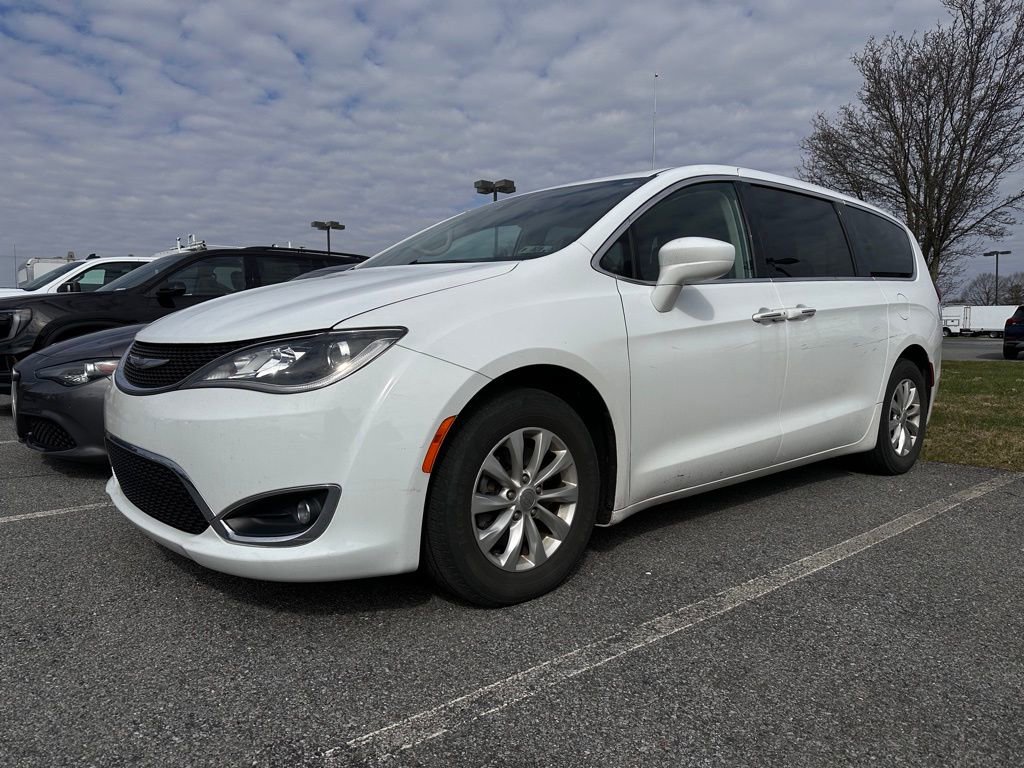Used 2018 Chrysler Pacifica Touring Plus video 2