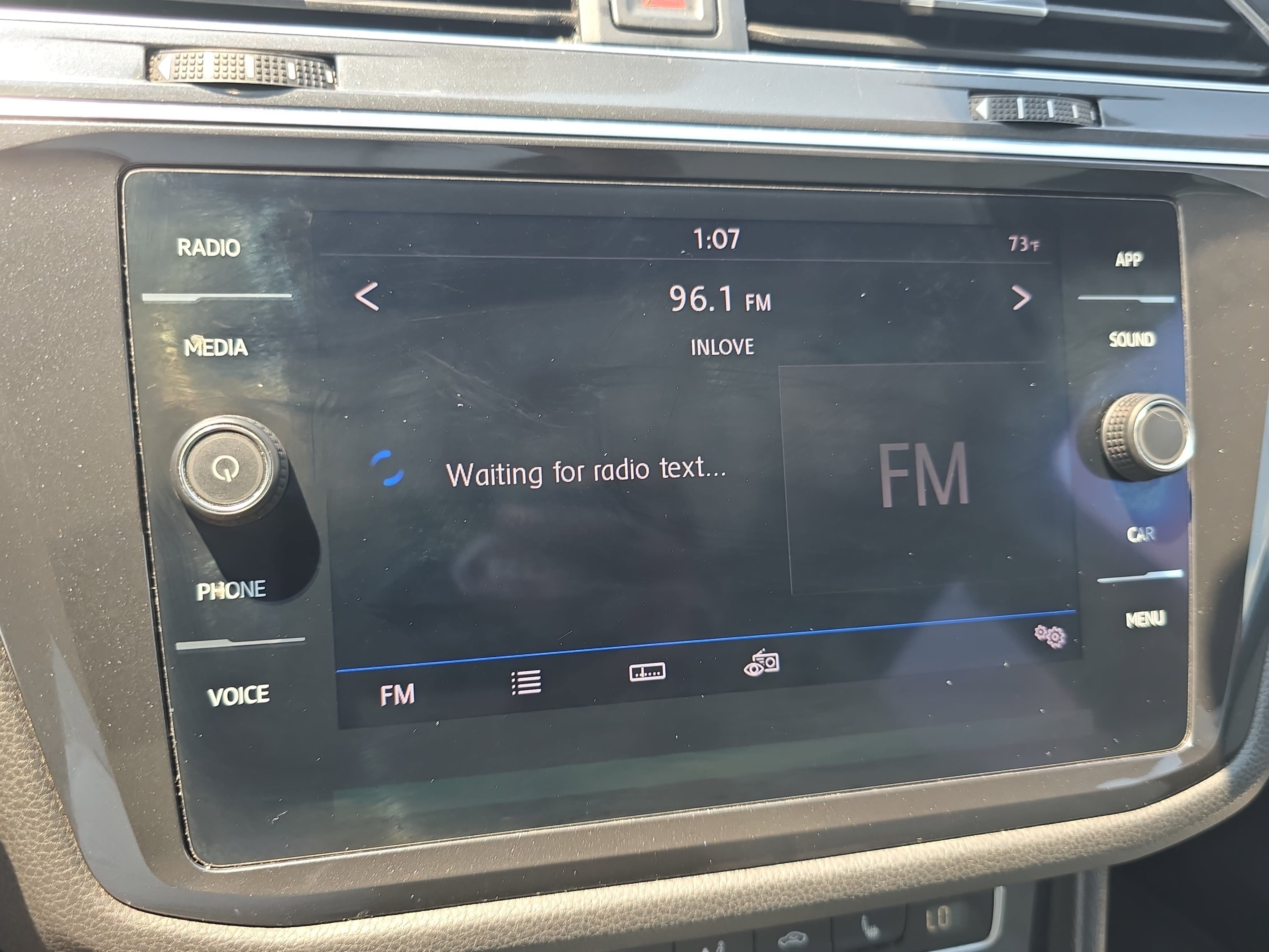 Used 2018 Volkswagen Tiguan SE w/ Panoramic Sunroof Package FWD image 22