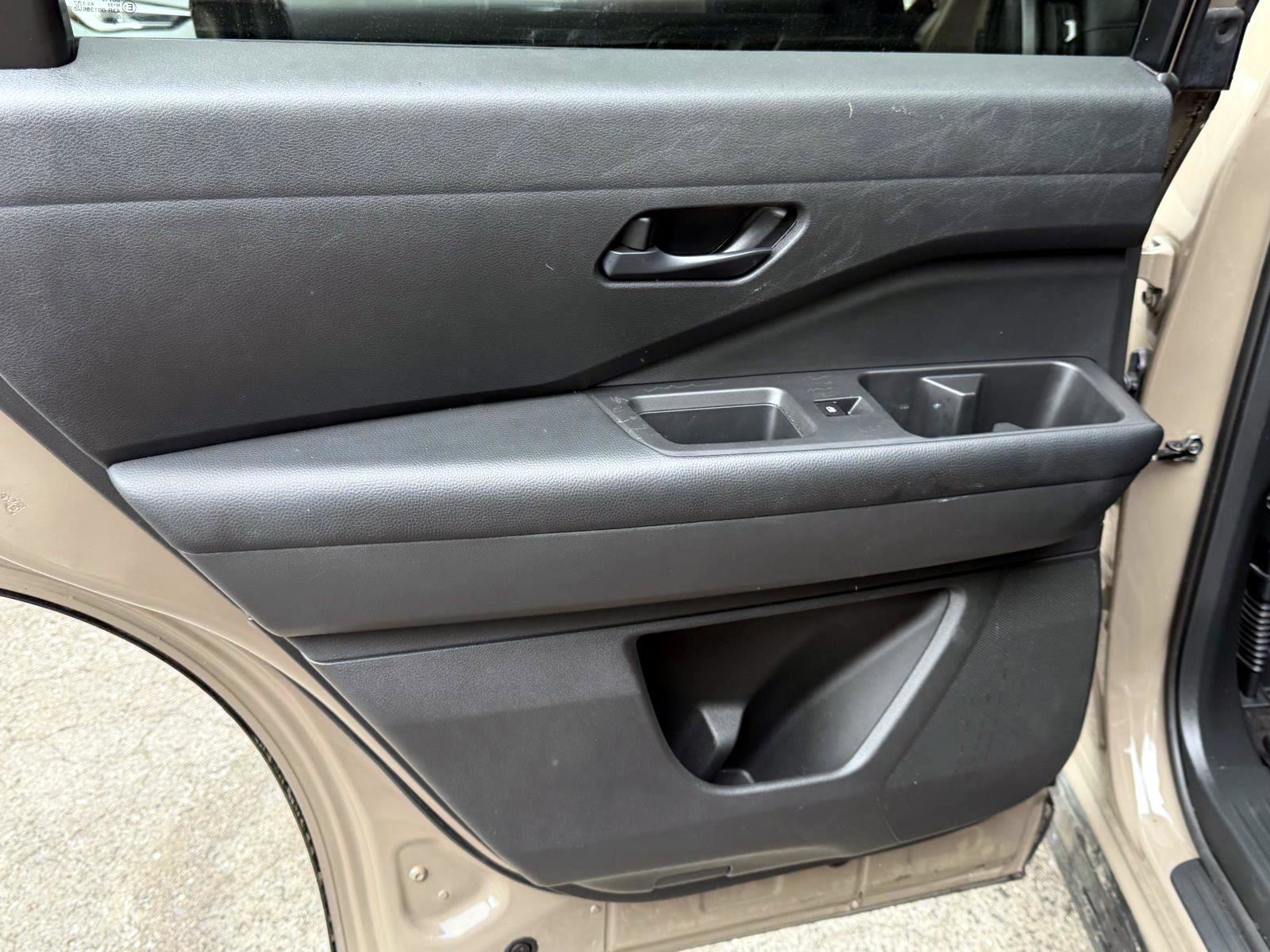 Used 2023 Nissan Pathfinder Rock Creek AWD/4WD image 11