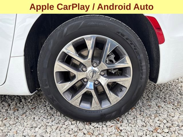 Used 2024 Chrysler Pacifica Pinnacle FWD image 9