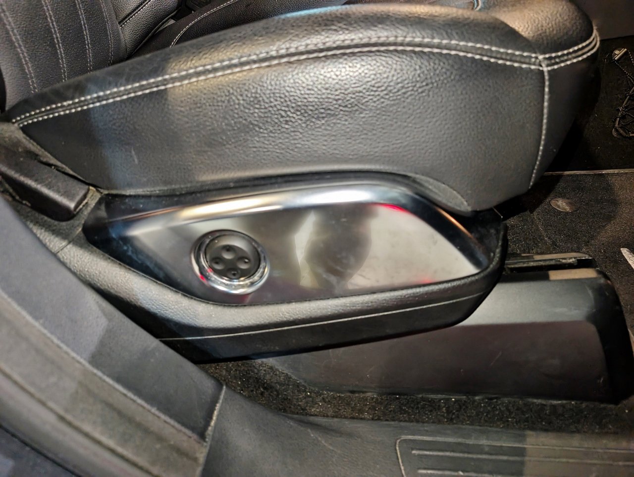 Used 2013 Mercedes-Benz GL 450 4MATIC image 34