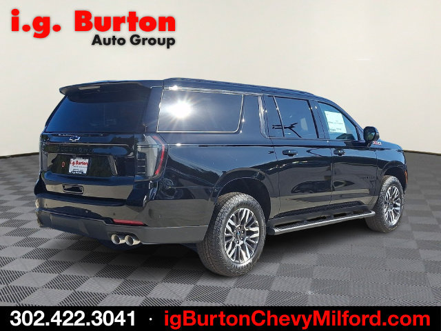 New 2026 Chevrolet Suburban Z71 w/ Comfort Package AWD/4WD image 4