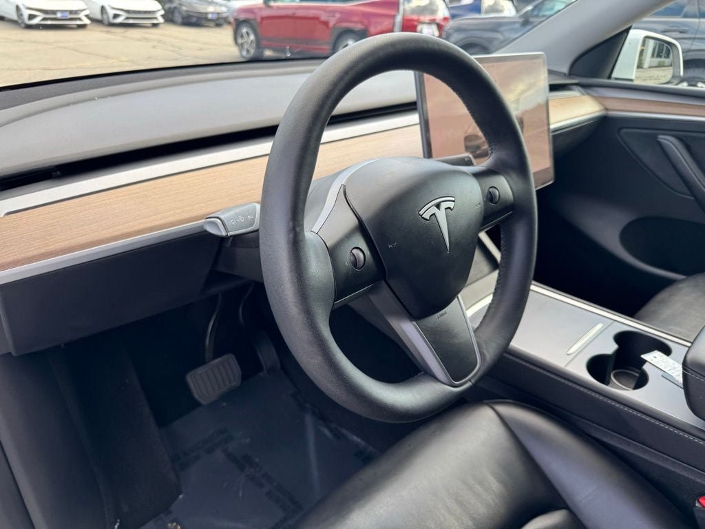 Used 2023 Tesla Model Y Long Range AWD/4WD image 16