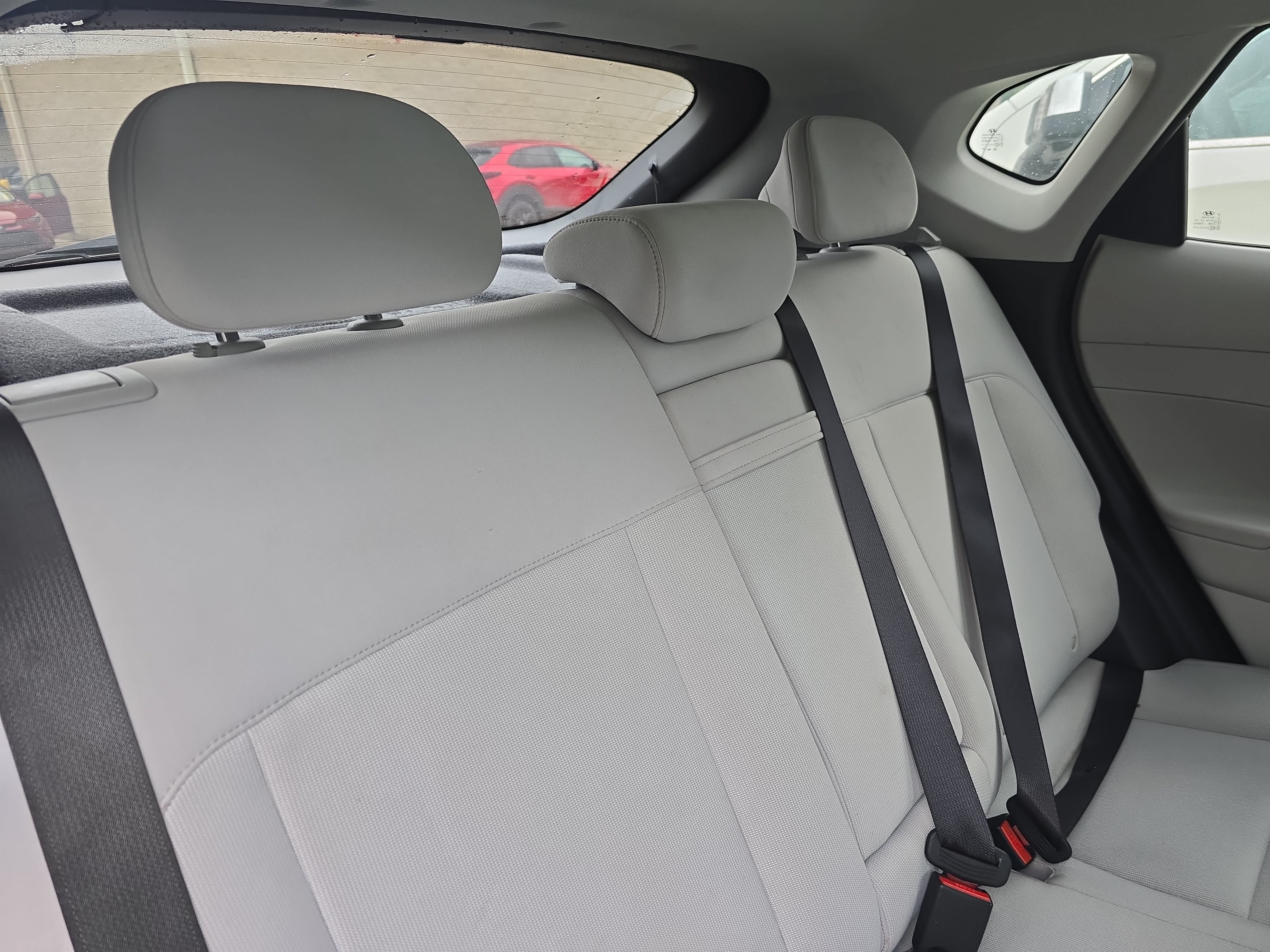 Used 2025 Hyundai Kona SEL FWD image 12