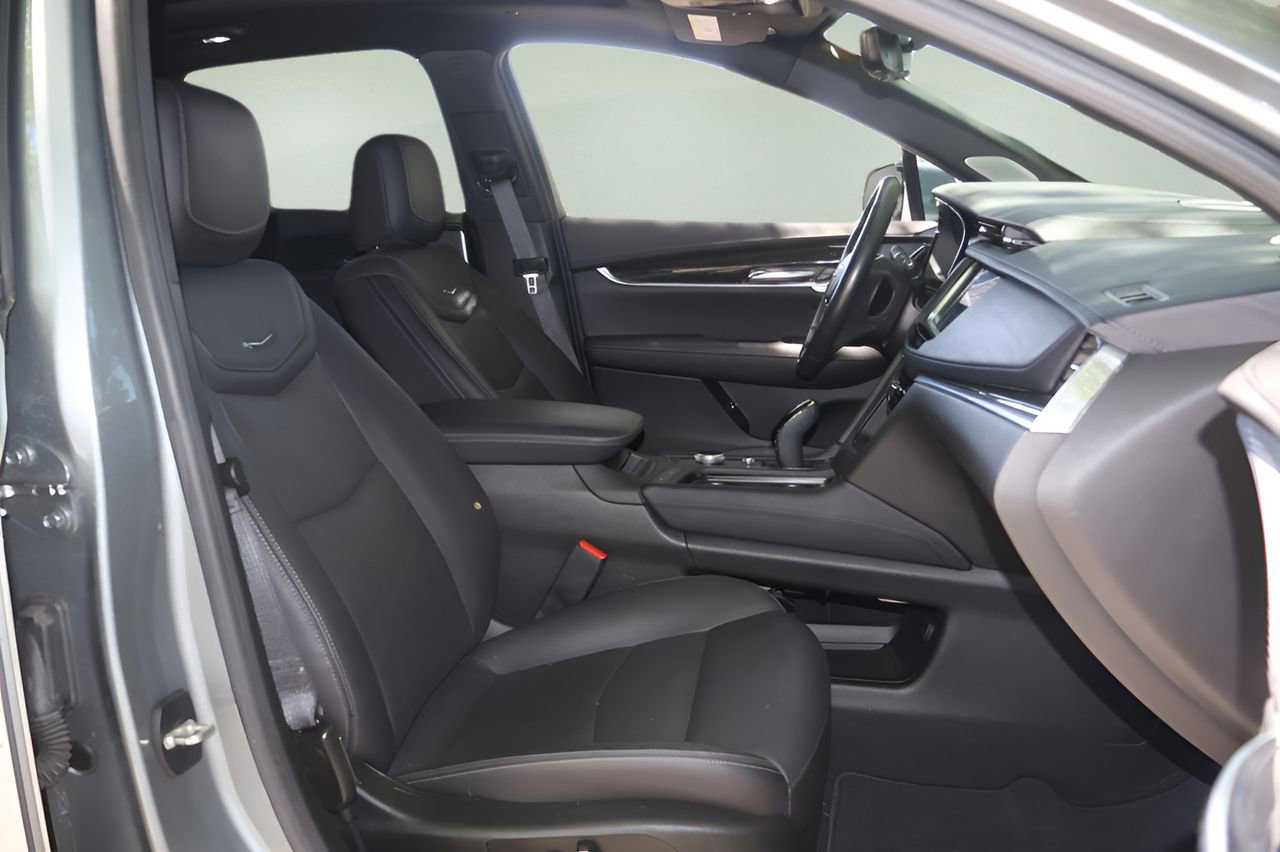 Used 2023 Cadillac XT5 Premium Luxury w/ Technology Package FWD image 17