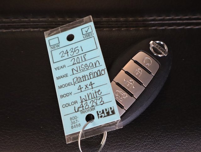 Used 2018 Nissan Pathfinder SL w/ Midnight Edition Package image 3