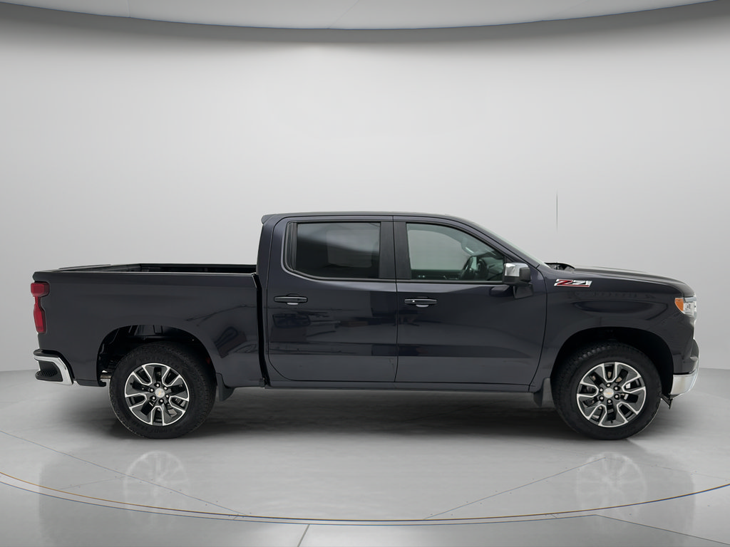 Used 2023 Chevrolet Silverado 1500 LT w/ Z71 Off-Road Package AWD/4WD image 3