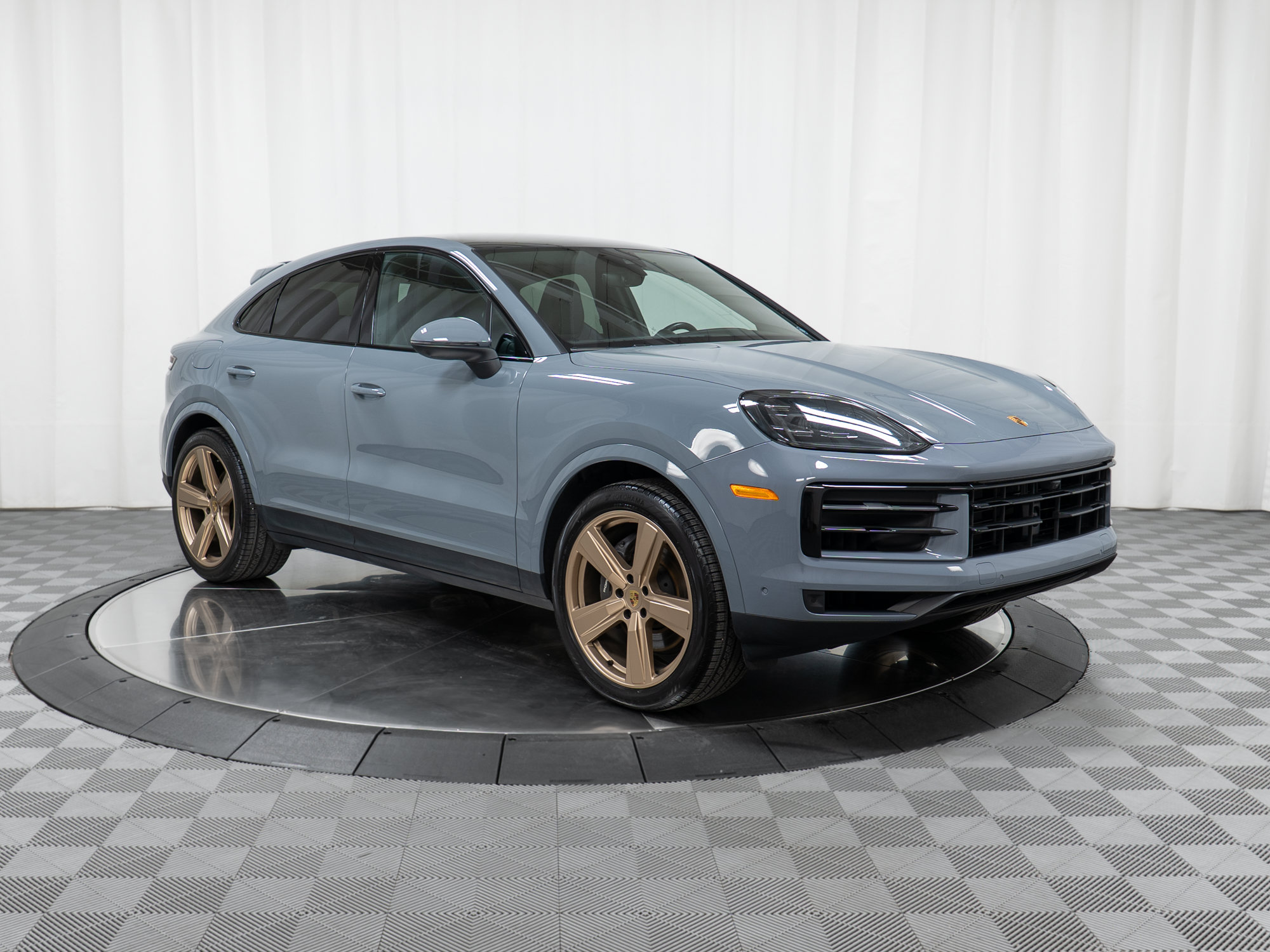 Certified 2024 Porsche Cayenne Coupe AWD/4WD image 9