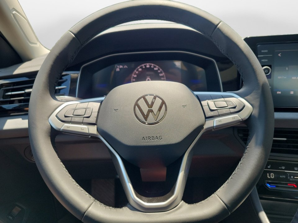 New 2026 Volkswagen Jetta SE FWD image 10